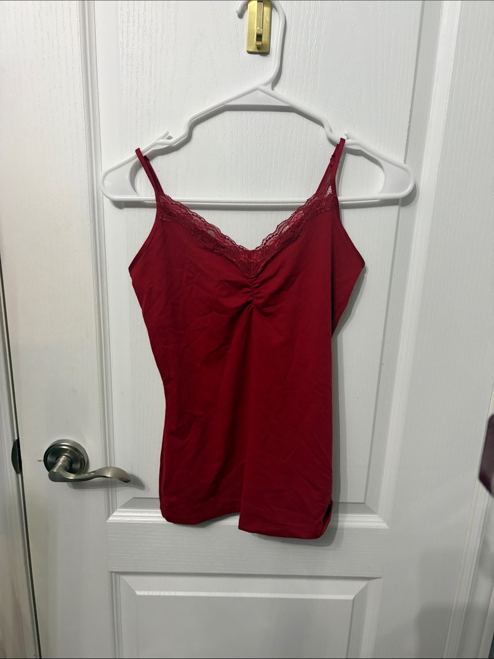 RW&CO. Lace-Trim Spaghetti Strap Tank Top in Wine Red